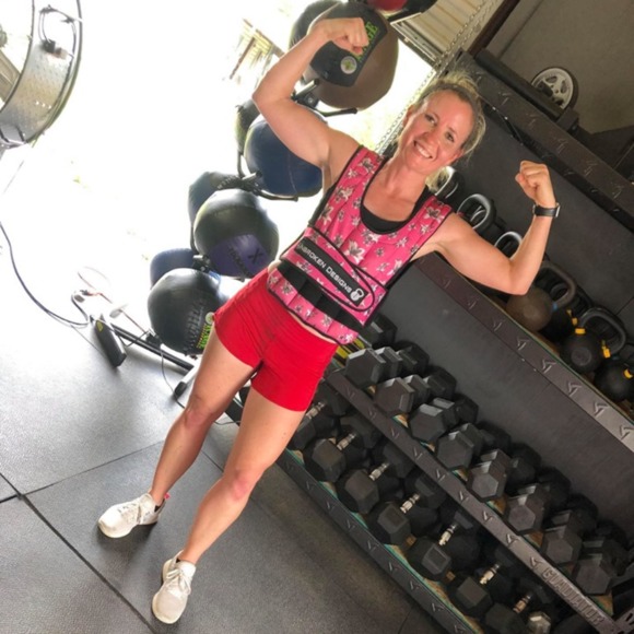 Meet your Posher, Amanda - Picture 4 of 5